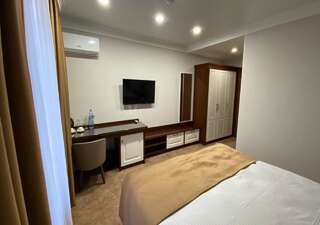 Отель Boutique Hotel Kaspi Темиртау Улучшенный двухместный номер с 1 кроватью-4